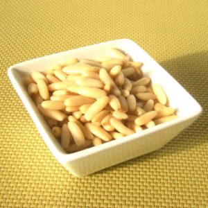 Pignons de pin Entier